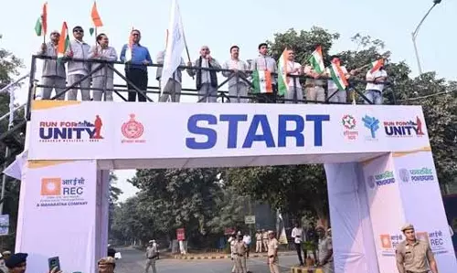 Gurugram में भी रन फॉर यूनिटी में 5 और 10 किलोमीटर की मैराथन को हरी झंडी दिखाई