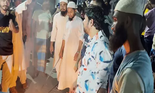 Sheikh Hasina की गठबंधन पार्टी के कार्यालय पर हमला, लगाई गई आग