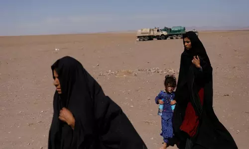 Taliban ने अफगान महिलाओं पर एक-दूसरे की आवाज सुनने पर प्रतिबंध लगाया