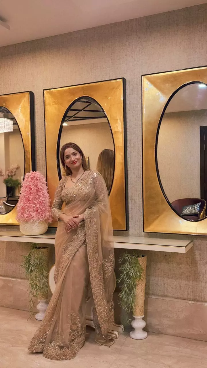 अंकिता लोखंडे का ग्लैमरस लुक दिखा