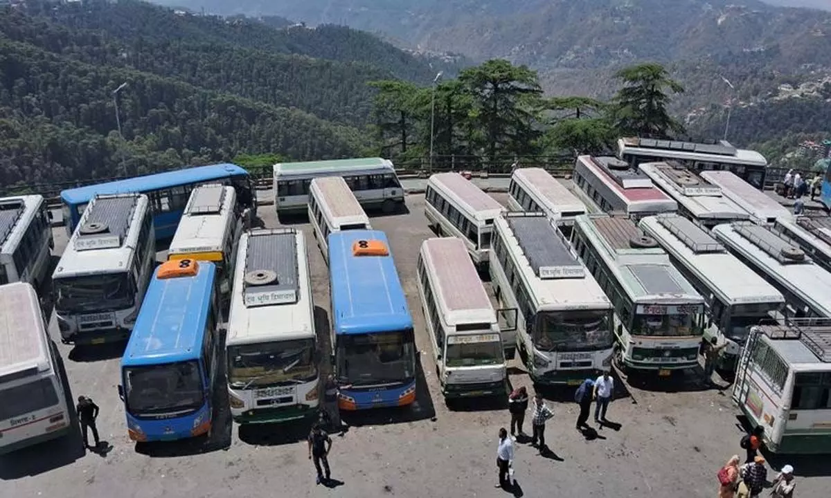 Himachal: मुफ्त, रियायती यात्रा से नकदी संकट से जूझ रहे एचआरटीसी को प्रतिदिन 50 लाख रुपये का नुकसान