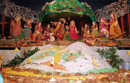 Govardhan Puja इस विधि-मंत्र से करें पूजा , मुहूर्त और आरती