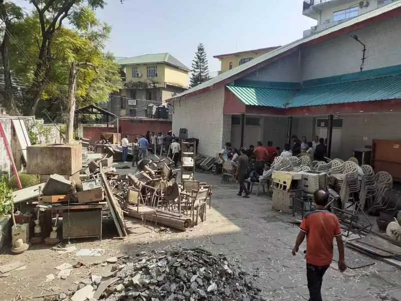 Hamirpur DC ने कबाड़ साफ कर राजस्व अर्जित किया