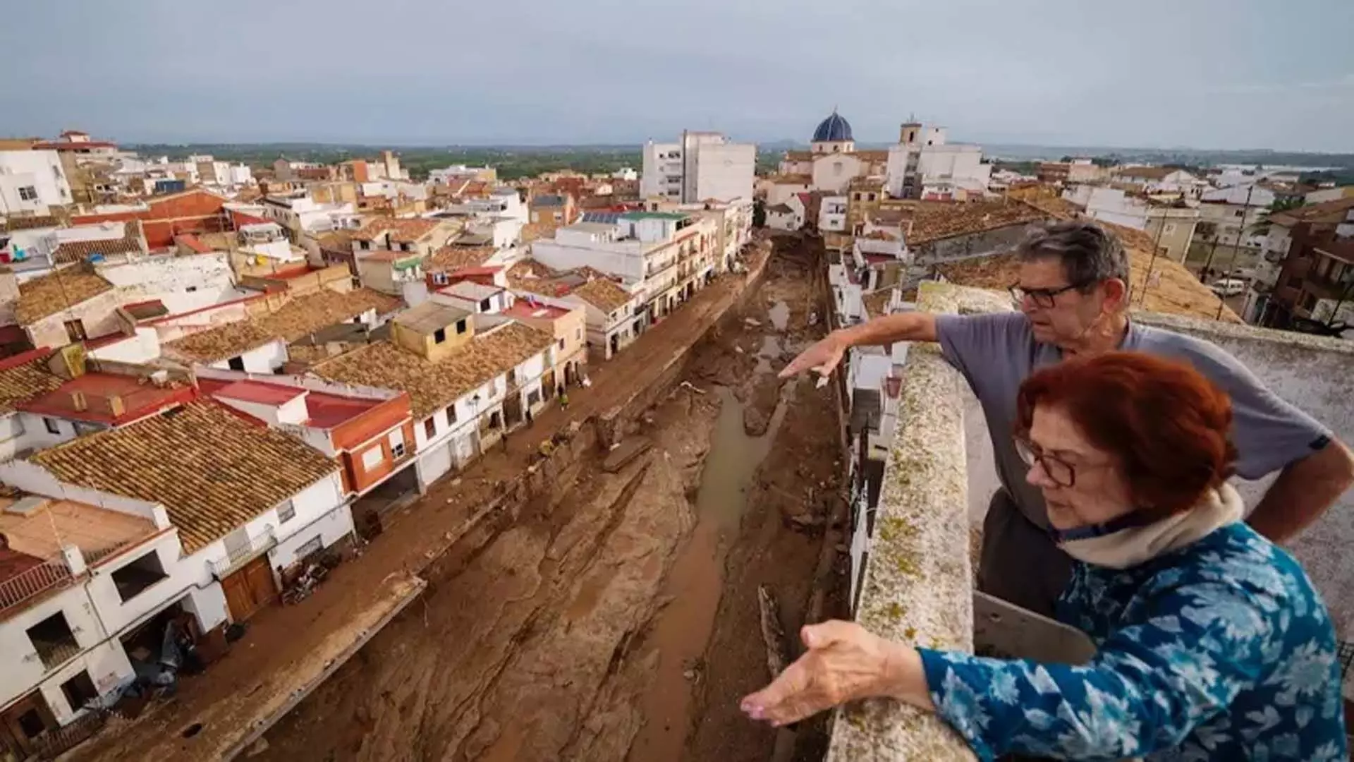 Spain Floods: 200 से ज़्यादा लोगों की जान लेने वाली आपदा के बारे में जाने