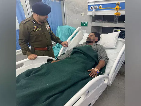 IGP कश्मीर ने घायल जवानों से मुलाकात की, पूर्ण सहयोग का दिया आश्वासन