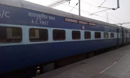 जब एक्सप्रेस ट्रेन में बम की खबर से मचा हड़कंप, रेलवे अधिकारियों को मिली सूचना