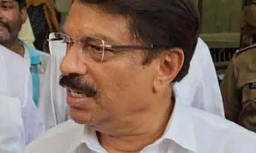 अरविंद सावंत के खिलाफ कार्रवाई की जाए, गिरफ्तारी होनी चाहिए : किरण पावस्कर अरविंद सावंत के खिलाफ कार्रवाई की जाए, गिरफ्तारी होनी चाहिए : किरण पावस्कर