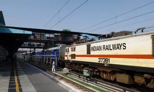 New Delhi: छठ पर्व के दौरान यात्रियों की सुविधा के लिए फेस्टिवल स्पेशल ट्रेनें चलाने का फैसला