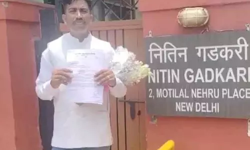 दिल्ली में हल्ला करने वाले सरपंच की कुर्सी गई