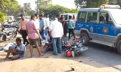 बाइक की टक्कर से युवक की मौत