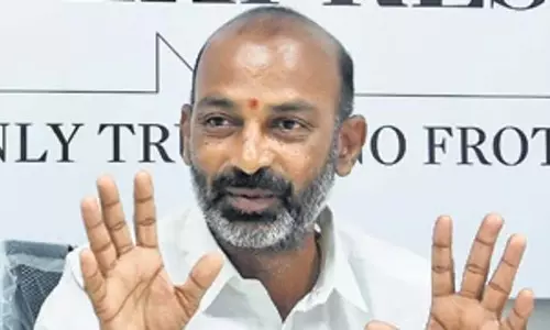 बंदी संजय ने Telangana CM रेवंत पर विफलताओं से ध्यान भटकाने का आरोप लगाया
