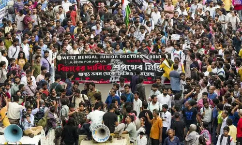 West Bengal के चिकित्सक सीबीआई जांच से नाखुश, विरोध प्रदर्शन की घोषणा West Bengal के चिकित्सक सीबीआई जांच से नाखुश, विरोध प्रदर्शन की घोषणा