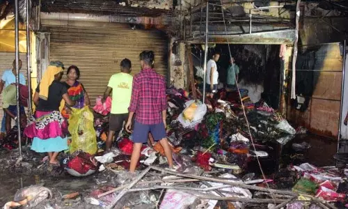 दिवाली की रात ओडिशा में आग लगने की घटनाओं में दो की मौत, 50 से अधिक घायल दिवाली की रात ओडिशा में आग लगने की घटनाओं में दो की मौत, 50 से अधिक घायल