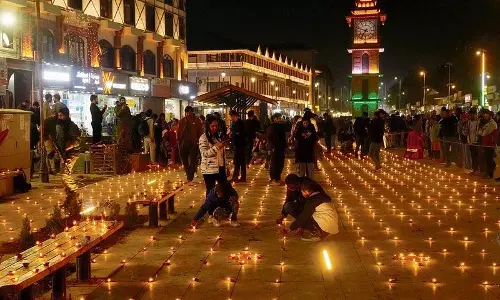 Srinagar के लाल चौक पर पहली बार भव्य दिवाली समारोह का आयोजन