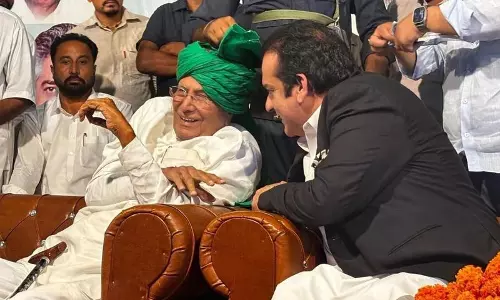 Haryana : पाकिस्तानी सांसद दिवाली मनाने के लिए सिरसा में चौटाला परिवार के साथ शामिल