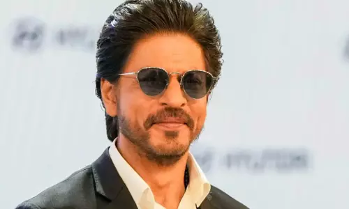 Shahrukh Khans के जन्मदिन पर फैंस को मिला तोहफा