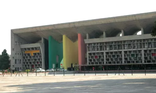 Haryana : पदोन्नति मामले में आईएएस अधिकारी के खिलाफ अवमानना आदेश रद्द Haryana : पदोन्नति मामले में आईएएस अधिकारी के खिलाफ अवमानना आदेश रद्द