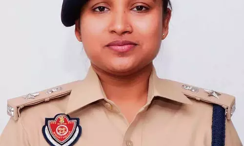 खन्ना SSP गोट्याल को पुरस्कार