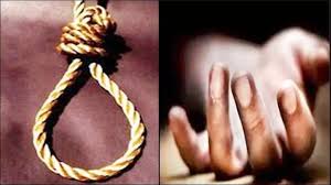 Auraiya: प्रेमी के प्यार में पागल प्रेमिका ने फांसी लगा दी जान