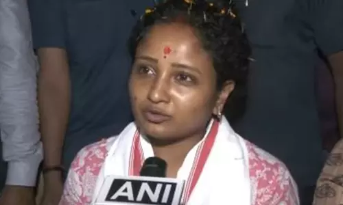 झारखंड के सीएम की उम्र को लेकर विवाद पर JMM की कल्पना सोरेन की प्रतिक्रिया झारखंड के सीएम की उम्र को लेकर विवाद पर JMM की कल्पना सोरेन की प्रतिक्रिया