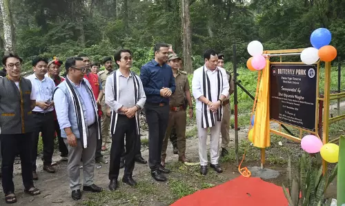Assam : पक्के टाइगर रिजर्व में स्वास्थ्य मंत्री बियुराम वाहगे के साथ तितली पार्क का उद्घाटन