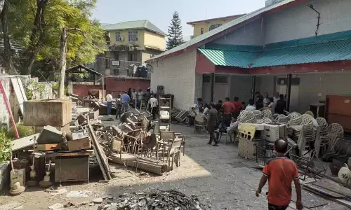 Hamirpur DC ने कबाड़ साफ कर राजस्व अर्जित किया Hamirpur DC ने कबाड़ साफ कर राजस्व अर्जित किया