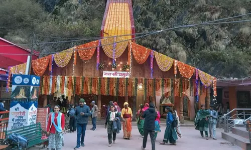 Gangotri और यमुनोत्री मंदिर शीतकाल के लिए जल्द ही बंद हो जाएंगे Gangotri और यमुनोत्री मंदिर शीतकाल के लिए जल्द ही बंद हो जाएंगे