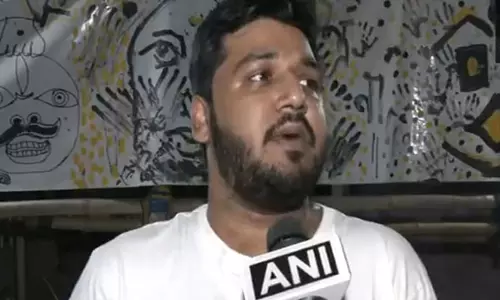 RG Kar मेडिकल कॉलेज मामले में जूनियर डॉक्टरों ने की फांसी की मांग RG Kar मेडिकल कॉलेज मामले में जूनियर डॉक्टरों ने की फांसी की मांग