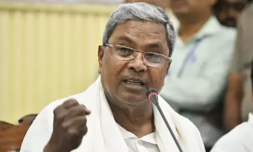 Waqf Row: सिद्धारमैया ने अधिकारियों को किसानों को जारी नोटिस वापस लेने का आदेश दिया Waqf Row: सिद्धारमैया ने अधिकारियों को किसानों को जारी नोटिस वापस लेने का आदेश दिया