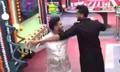 Munawar Farooqui और एल्विश यादव ने एक साथ रोमांटिक डांस किया