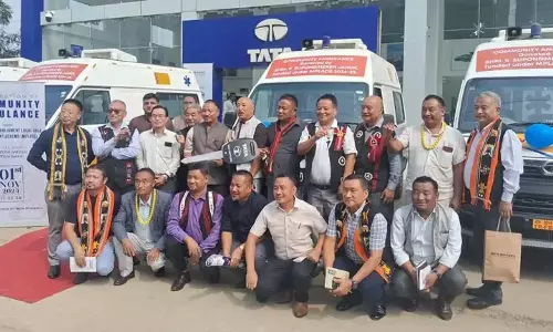 Nagaland : लोकसभा सांसद ने छह जिलों को एम्बुलेंस दान की Nagaland : लोकसभा सांसद ने छह जिलों को एम्बुलेंस दान की