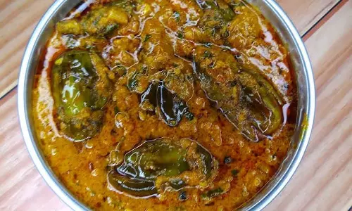 बैंगन को साउथ इंडियन स्टाइल में तैयार करे