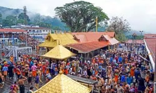 नए तीर्थयात्रा के मौसम में Sabarimala भक्तों के लिए जीवन बीमा की घोषणा की नए तीर्थयात्रा के मौसम में Sabarimala भक्तों के लिए जीवन बीमा की घोषणा की