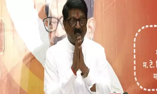 Arvind Sawant ने आयातित माल टिप्पणी के लिए माफ़ी मांगी Arvind Sawant ने आयातित माल टिप्पणी के लिए माफ़ी मांगी