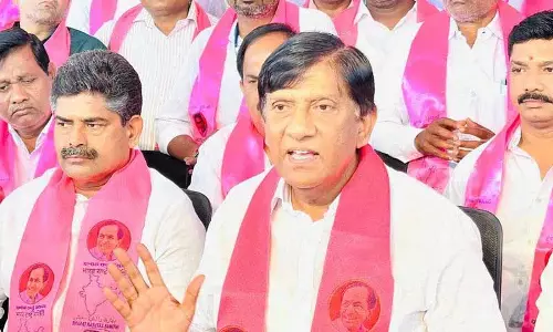 बंदी संजय को सड़कों के विकास पर ध्यान देना चाहिए: Vinod Kumar बंदी संजय को सड़कों के विकास पर ध्यान देना चाहिए: Vinod Kumar