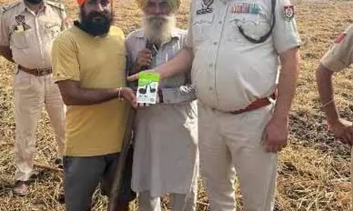 Ferozepur पुलिस ने पराली प्रबंधन के लिए किसानों को पुरस्कृत किया