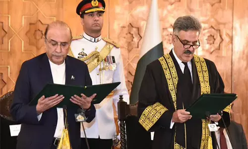 Pakistan: मुख्य न्यायाधीश को अधिक शक्ति देने वाला अध्यादेश सीनेट में पहुंचा