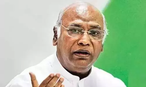 मोदी की गारंटी 140 करोड़ भारतीयों के साथ क्रूर मजाक: Kharge