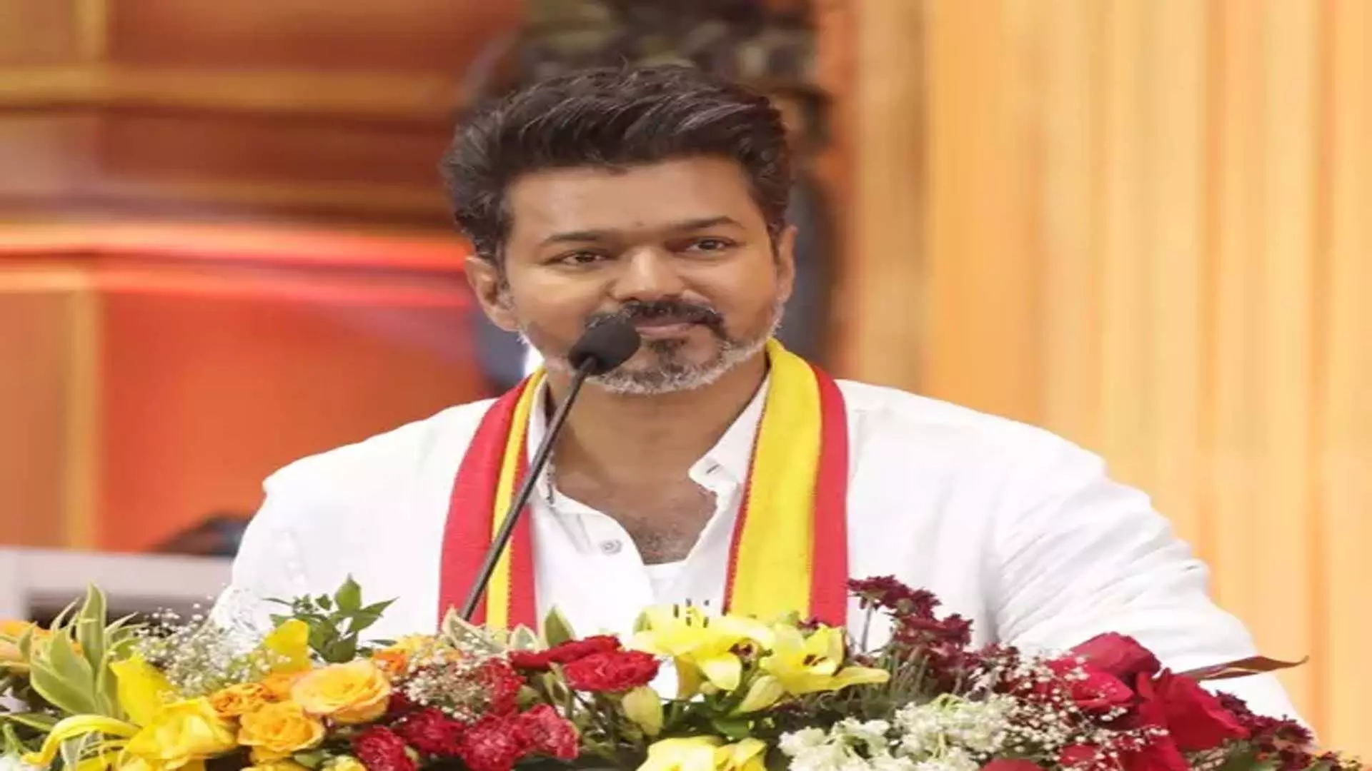 Thalapathy Vijay की तमिझागा वेत्री कझगम का मुकाबला DMK, भाजपा से