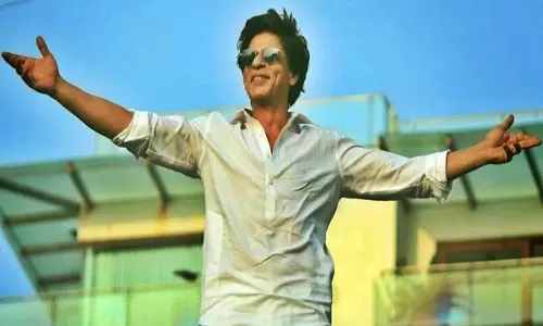 बॉलीवुड के बादशाह शाहरुख खान अपना 59वां जन्मदिन मना रहे बॉलीवुड के बादशाह शाहरुख खान अपना 59वां जन्मदिन मना रहे