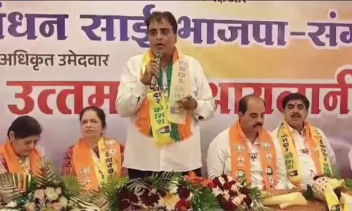 बीजेपी नेता बोले - पार्टी बदलने वाले गद्दार नहीं, खुद्दार हैं बीजेपी नेता बोले - पार्टी बदलने वाले गद्दार नहीं, खुद्दार हैं