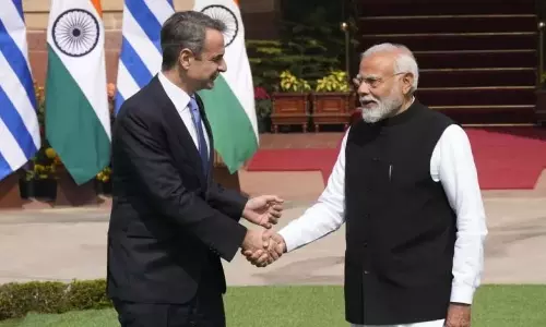 Delhi: मोदी ने ग्रीक प्रधानमंत्री के साथ आर्थिक गलियारे पर चर्चा की