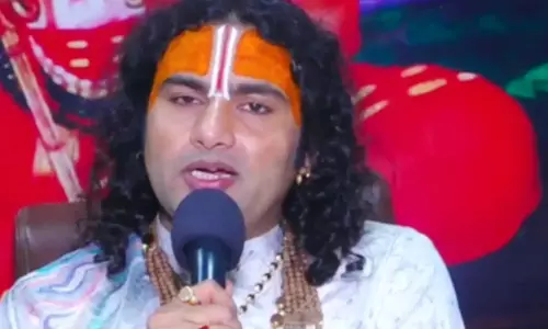 कथावाचक अनिरुद्धाचार्य के आश्रम से बड़ी खबर आई