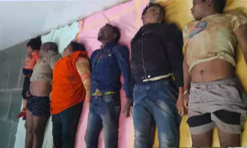 8 लोगों की मौत हुई बलरामपुर सड़क हादसे में, वीडियो 8 लोगों की मौत हुई बलरामपुर सड़क हादसे में, वीडियो