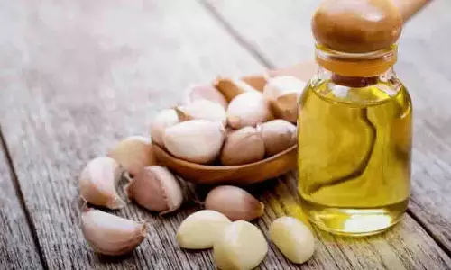 Mustard Oil for Knee Pain: सरसों के तेल में मिलाएं ये जादुई चीज, घुटनों के दर्द मिनटों में गायब Mustard Oil for Knee Pain: सरसों के तेल में मिलाएं ये जादुई चीज, घुटनों के दर्द मिनटों में गायब