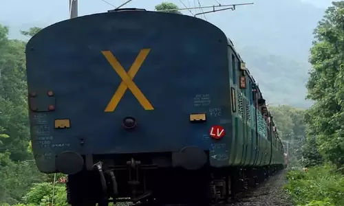 ट्रेन की चपेट में आने से सफाईकर्मियों की मौत: ठेकेदार के खिलाफ मामला दर्ज