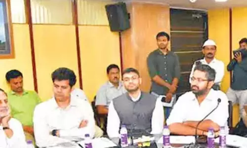 मंत्री ने GVMC-VMRDA विकास गतिविधियों का जायजा लिया मंत्री ने GVMC-VMRDA विकास गतिविधियों का जायजा लिया