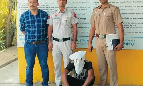 Haryana : 12 वर्षीय लड़की से बलात्कार के आरोप में ट्रक चालक गिरफ्तार Haryana : 12 वर्षीय लड़की से बलात्कार के आरोप में ट्रक चालक गिरफ्तार