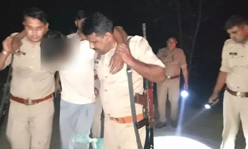 Dehradun: पुलिस और बदमाश के बीच मुठभेड़, गोकशी के आरोपी घायल Dehradun: पुलिस और बदमाश के बीच मुठभेड़, गोकशी के आरोपी घायल