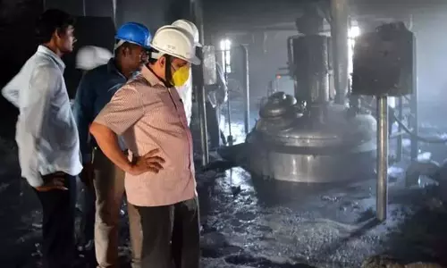Andhra Pradesh: परवाड़ा नेहरू फार्मेसी में दुर्घटना.. तीन घायल